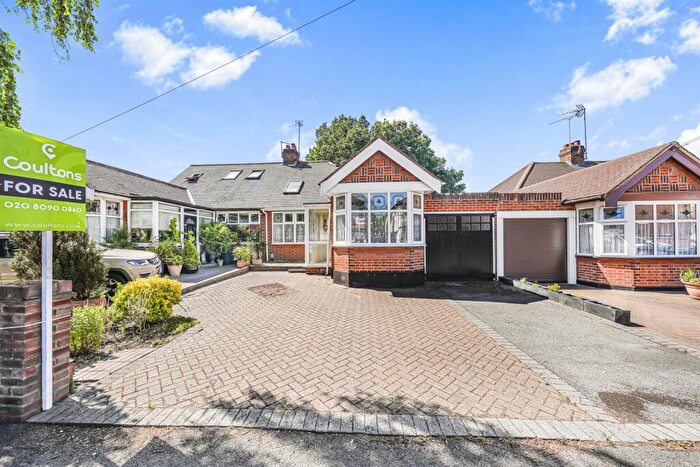 3 Bedroom Semi-Detached Bungalow For Sale In Gunners Grove, Chingford, E4