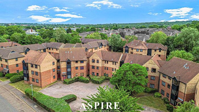 1 Bedroom Flat For Sale In Copperfields, Basildon, SS15