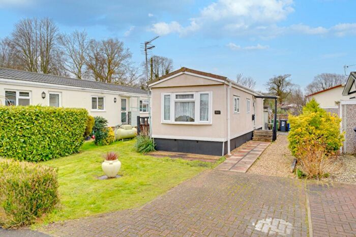 1 Bedroom Park Home For Sale In Willow Way, St. Ives, Cambridgeshire, PE27