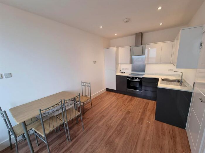 2 Bedroom Flat To Rent In - Eleanor Cross Road, Waltham Cross, London, EN8