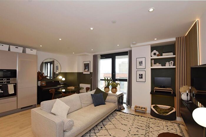 1 Bedroom Flat For Sale In South Way, Wembley, Middlesex, HA9