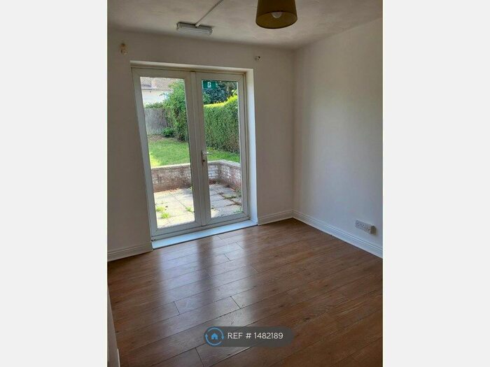 3 Bedroom Semi-Detached House To Rent In Lindisfarne Road, Corby, NN17