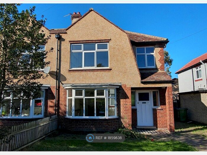 3 Bedroom Semi-Detached House To Rent In Milton Road, Cambridge, CB4