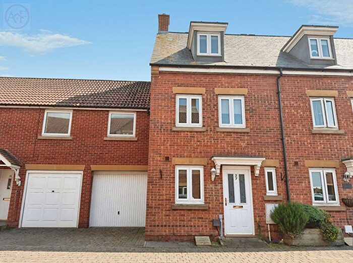 3 Bedroom Town House For Sale In Somerset Way, Highbridge, TA9