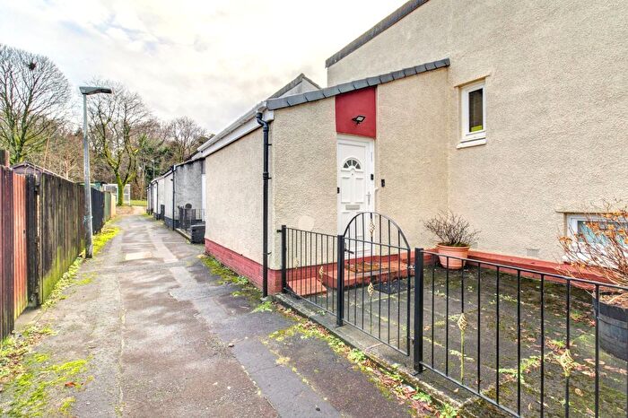 3 Bedroom Terraced House For Sale In Nobleston Estate, Alexandria, G83