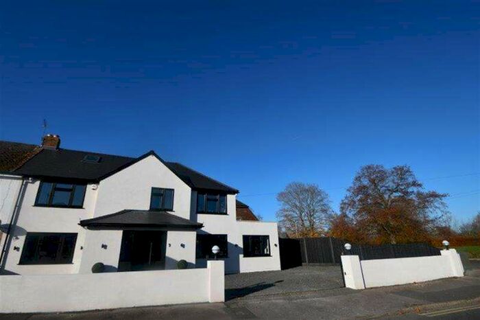 4 Bedroom House To Rent In 4 Bedroom Semi-detached House In Windsor, SL4