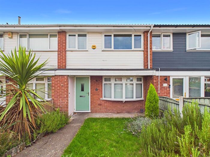 3 Bedroom Terraced House To Rent In Warrener Grove, Nottingham, NG5