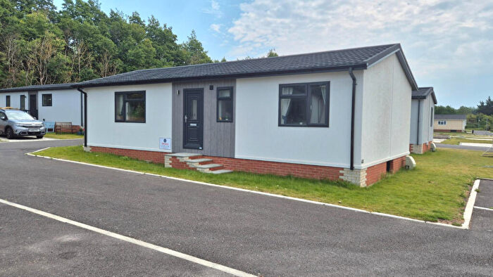 2 Bedroom Park Home For Sale In Rainham, Kent, ME8