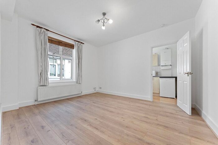 1 Bedroom Apartment For Sale In Brighton Road, Sutton, SM2