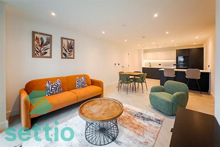 2 Bedroom Apartment To Rent In Vista River Gardens, M3