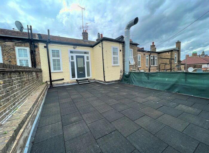 2 Bedroom Apartment To Rent In Pinner Road, Harrow, HA2