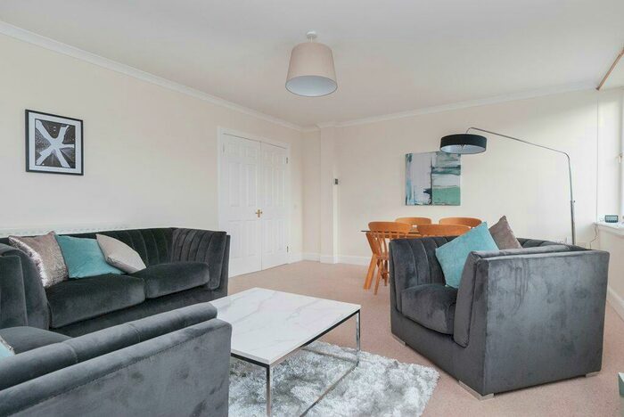 3 Bedroom Flat To Rent In L &# East Fountainbridge, Edinburgh, EH3