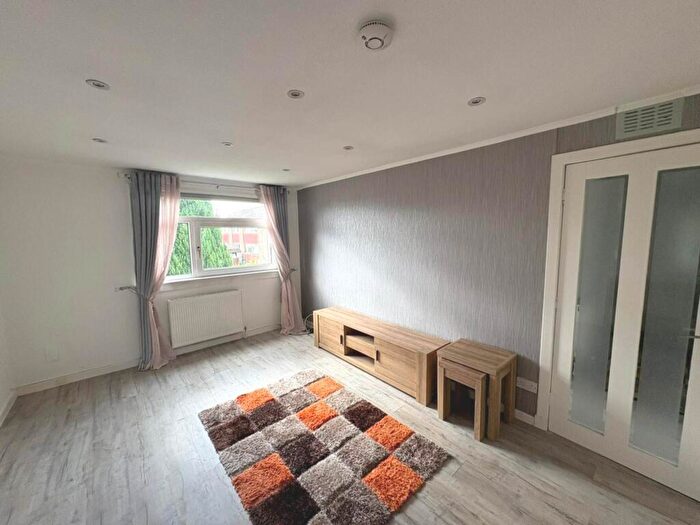 1 Bedroom Flat To Rent In Lounsdale Crescent, Paisley, PA2
