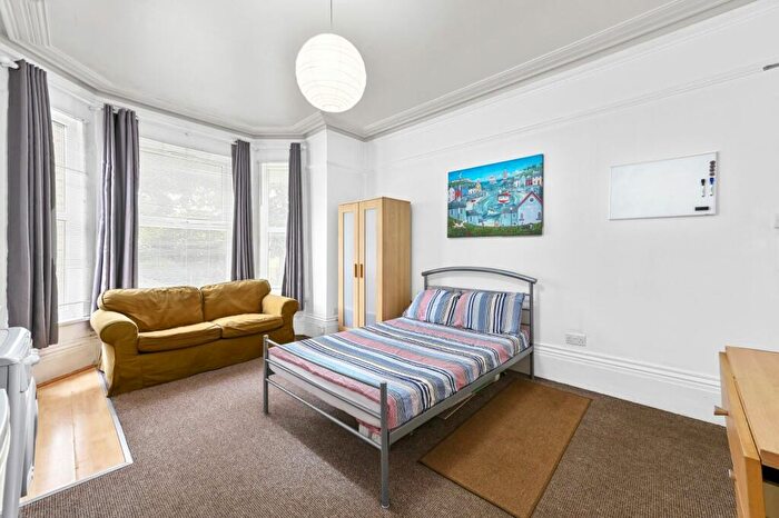 Apartment To Rent In Fairfield South, Kingston Upon Thames, KT1