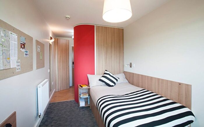 1 Bedroom Studio To Rent In Lebus Street, London, N17