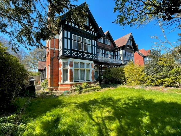 4 Bedroom Semi-Detached House To Rent In Avenue Road, Knighton, Leicester, LE2