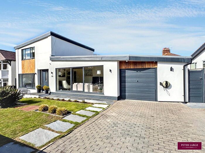 3 Bedroom Detached House For Sale In Tudor Avenue, Prestatyn, Denbighshire, LL19