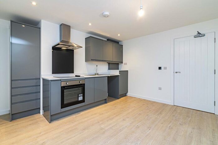 1 Bedroom Flat To Rent In Cliff Road, City Centre, Nottingham, NG1