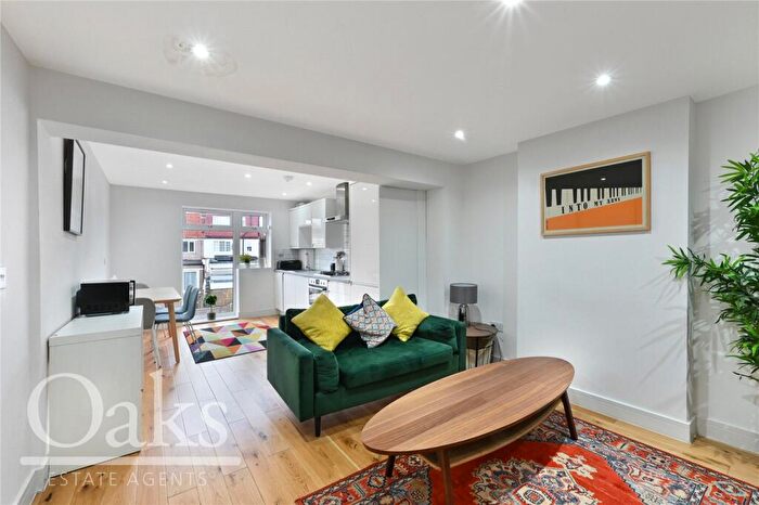 2 Bedroom Maisonette To Rent In Manor Road, Mitcham, CR4