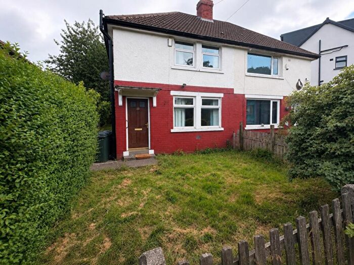 3 Bedroom Semi-Detached House To Rent In Hazelwood Road, Bradford, BD9
