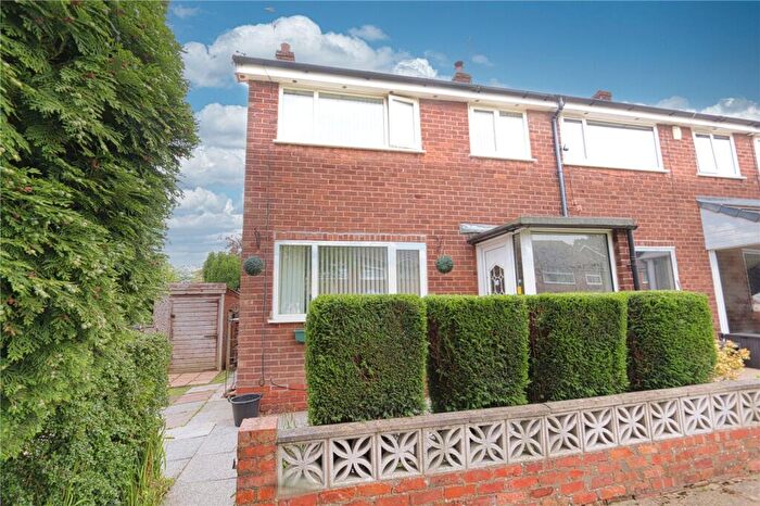 3 Bedroom End Of Terrace House For Sale In Jackson Gardens, Denton, Manchester, Greater Manchester, M34
