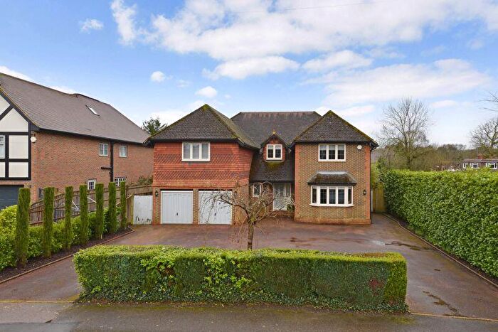 6 Bedroom Detached House To Rent In Avenue Road, Cranleigh, GU6