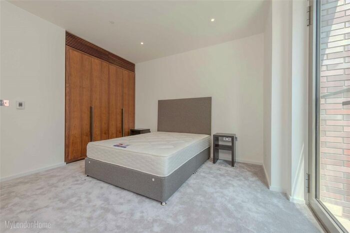 1 Bedroom Flat To Rent In Capital Building, Embassy Gardens, Nine Elms, SW11
