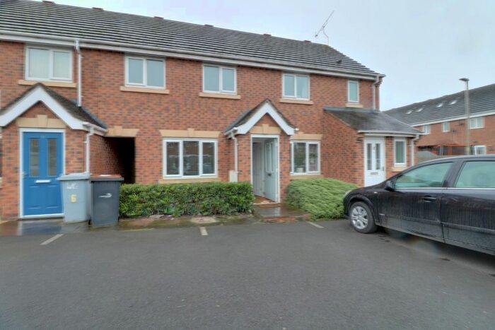 3 Bedroom Mews To Rent In Worsdell Close, Crewe CW2