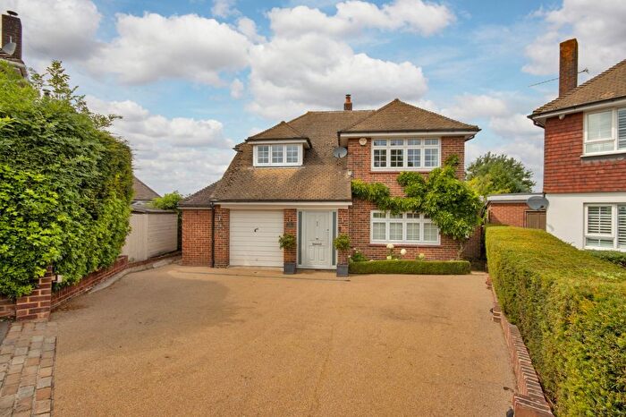 3 Bedroom Detached House For Sale In Colewood Drive, Rochester, Kent, ME2