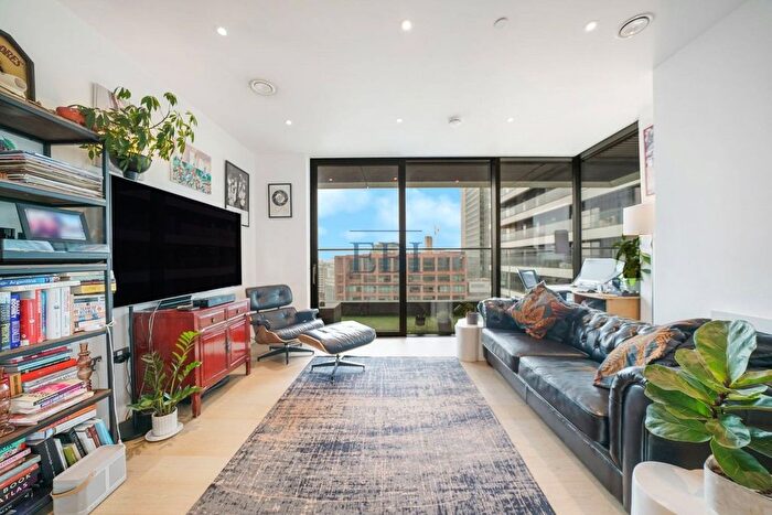 1 Bedroom Flat For Sale In Hobart Building, Wards Place, London, E14