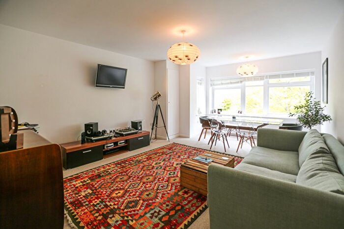 2 Bedroom Flat To Rent In Dyke Road, Brighton, BN1