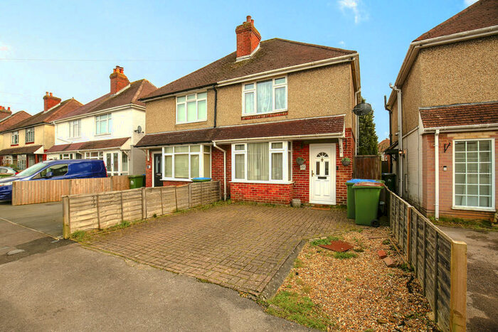 2 Bedroom Semi-Detached House To Rent In Belton Road, Sholing, SO19