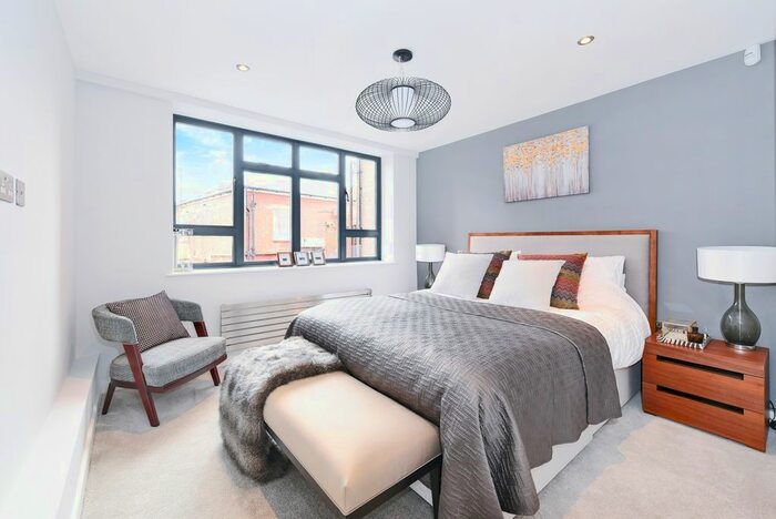 2 Bedroom Flat To Rent In Lewisham High Street, London, SE13