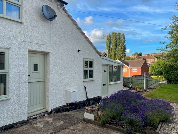 2 Bedroom Cottage To Rent In Castle Street, Whitwick, LE67