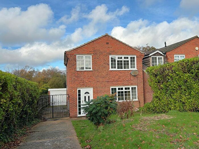 3 Bedroom Detached House To Rent In The Glade, Langley, SO45