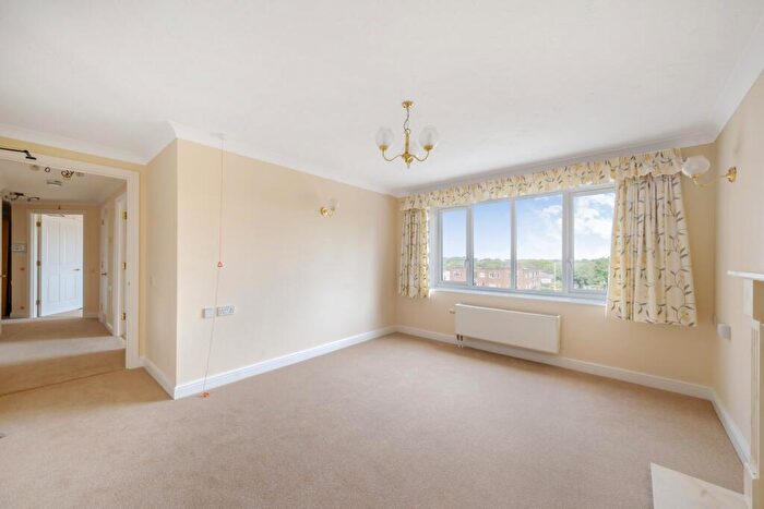2 Bedroom Retirement Property For Sale In Lindsay Road, Poole, BH13
