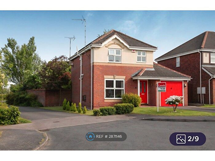 3 Bedroom Semi-Detached House To Rent In Collins Close, Leicester, LE3