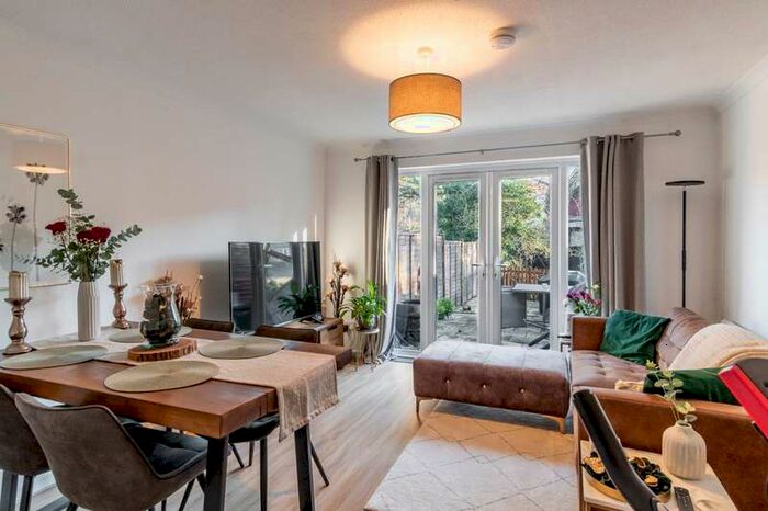 2 Bedroom Terraced House To Rent In Bishop's Stortford, CM23