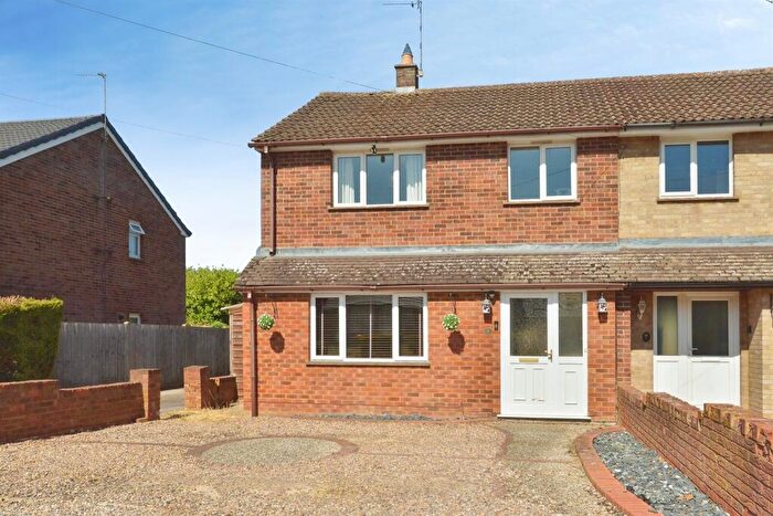 3 Bedroom End Of Terrace House For Sale In Ousebank Way, Stony Stratford, Milton Keynes, MK11