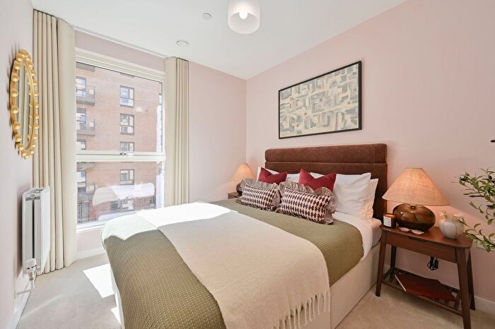 3 Bedroom Flat For Sale In Hendon Waterside, Hendon, NW9