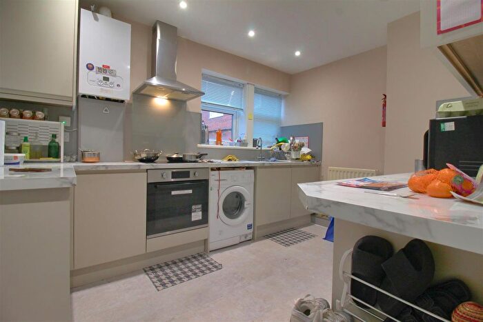 2 Bedroom Flat To Rent In Church Road, Gosforth, NE3