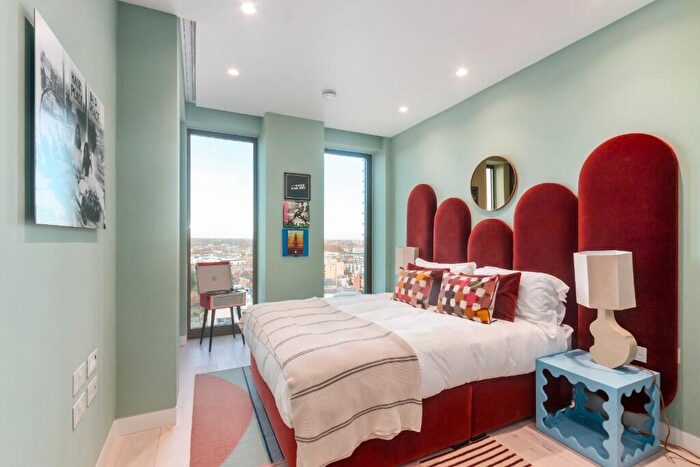 2 Bedroom Apartment To Rent In The Arc, City Road, London, EC1V