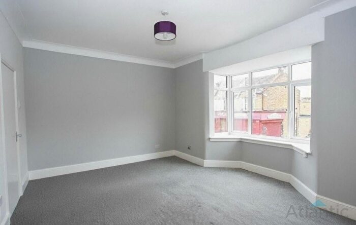 1 Bedroom Flat To Rent In Lea Bridge Road, Leyton, E10