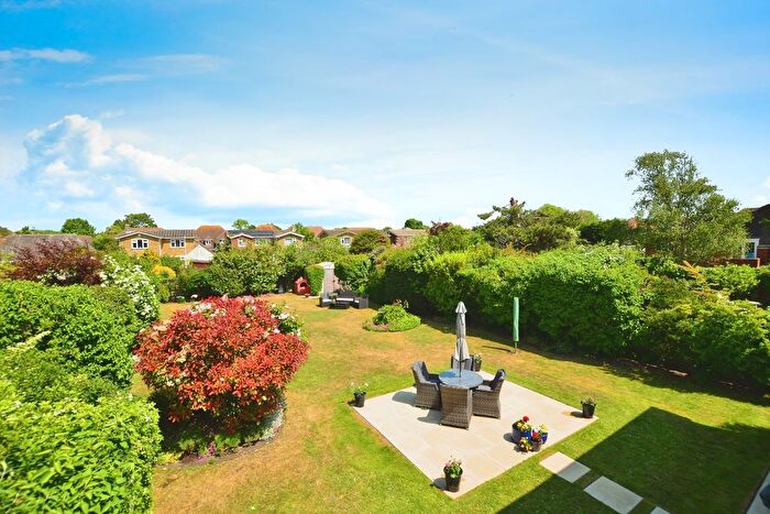 4 Bedroom Detached House For Sale In Littlestone Road, Littlestone, New Romney, Kent, TN28