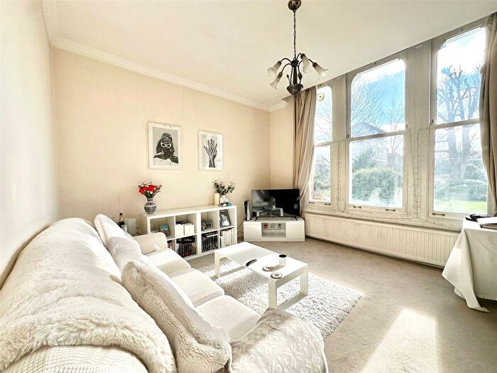 1 Bedroom Flat To Rent In Listergate, Upper Richmond Road, London, SW15