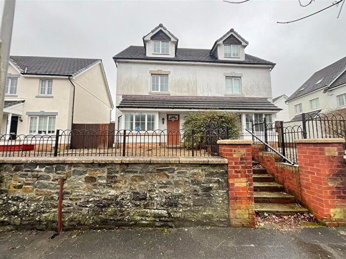 4 Bedroom Town House For Sale In Alban Road, Llanelli, SA15