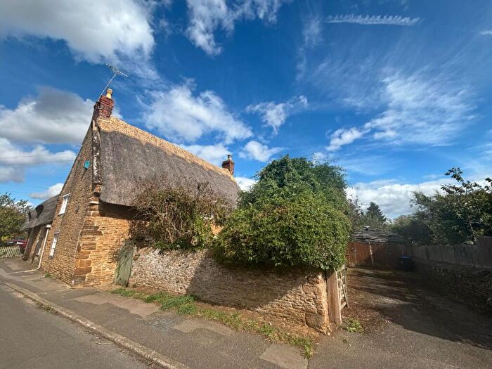 4 Bedroom Cottage For Sale In Orchard Hill, Little Billing, Northampton, NN3