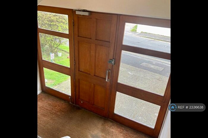 1 Bedroom Flat To Rent In Selborne Road, Littlehampton, BN17