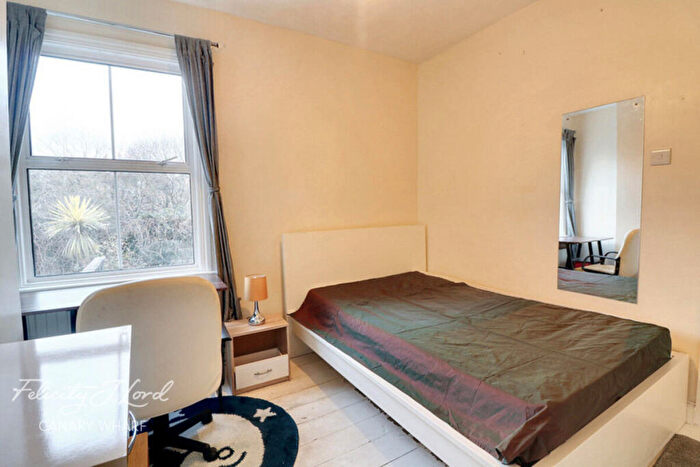 3 Bedroom Terraced House To Rent In Cahir Street, London, E14