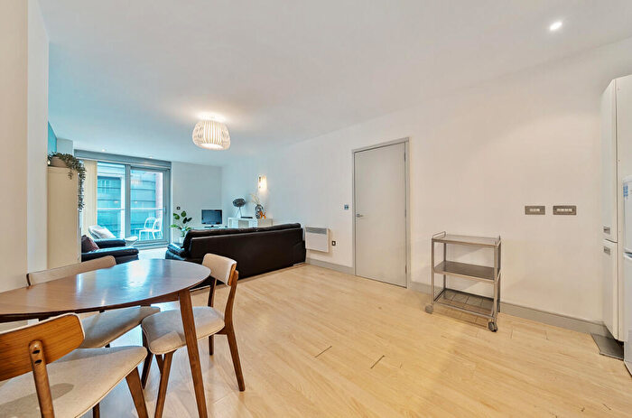 2 Bedroom Apartment For Sale In Watson Street, Manchester, Greater Manchester, M3